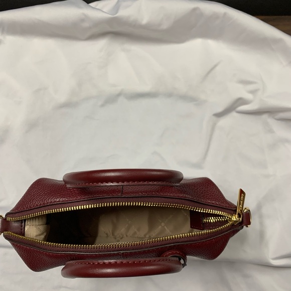🍂 PreOwned Authentic Michael Kors Burgundy Small Purse - Picture 3 of 11